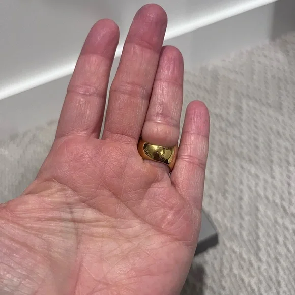 Alexander McQueen Gold Skull Ring with Crystal and Enamel Bee size 5 - Picture 3 of 6